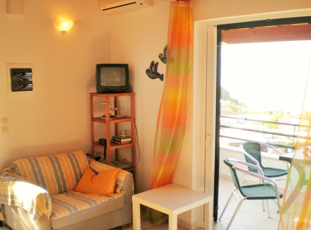 Menigos Resort - Διαμέρισμα Αριθμός 168 ペレカス エクステリア 写真