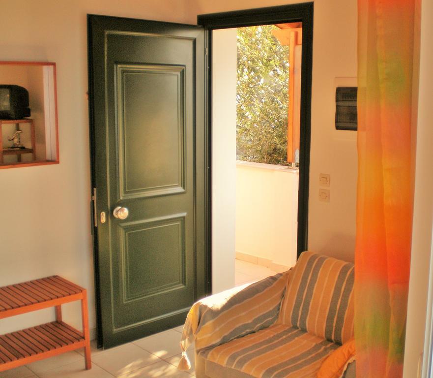 Menigos Resort - Διαμέρισμα Αριθμός 168 ペレカス エクステリア 写真