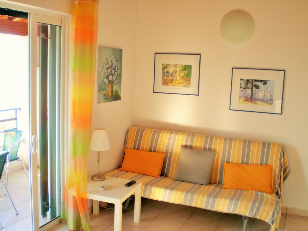 Menigos Resort - Διαμέρισμα Αριθμός 168 ペレカス エクステリア 写真